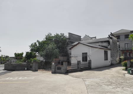 Longyou Tourist Center